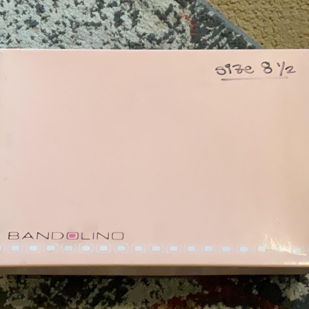 Bandolino Tan Wedges